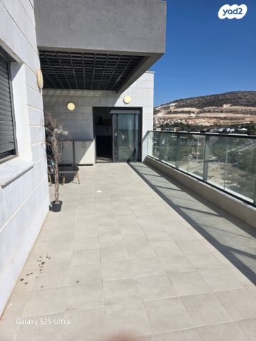 גג/ פנטהאוז, טירת כרמל