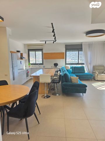 גג/ פנטהאוז, טירת כרמל