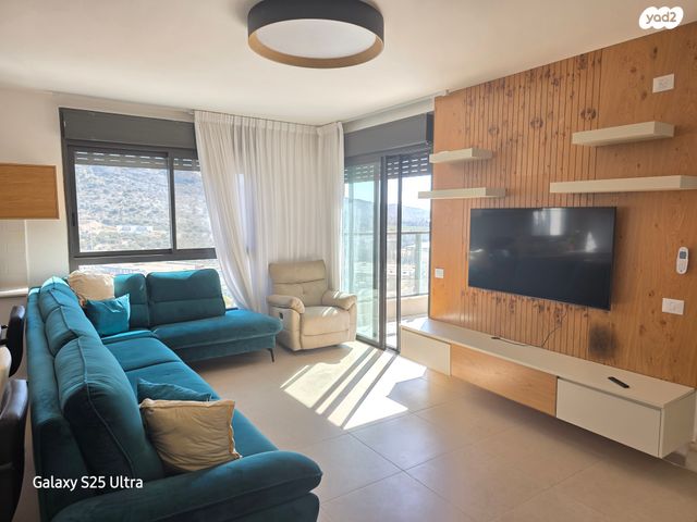 גג/ פנטהאוז, טירת כרמל