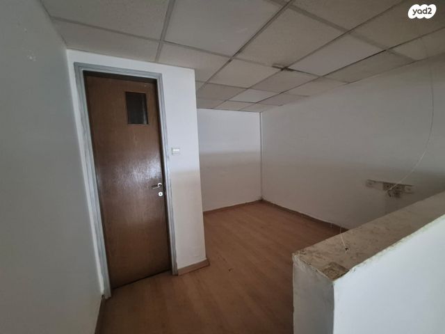 חנויות/ שטח מסחרי, פועלים ב, כפר סבא