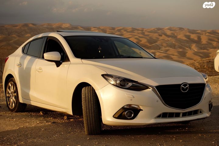 מודעת רכב מאזדה 3