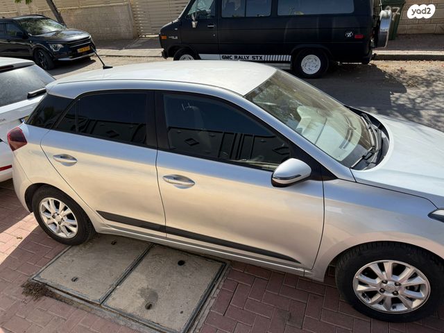 מודעת רכב יונדאי i20