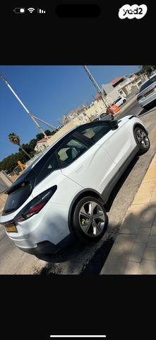 מודעת רכב ג׳ילי Geometry C