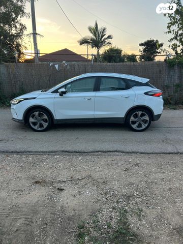 מודעת רכב ג׳ילי Geometry C