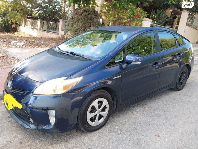 טויוטה פריוס