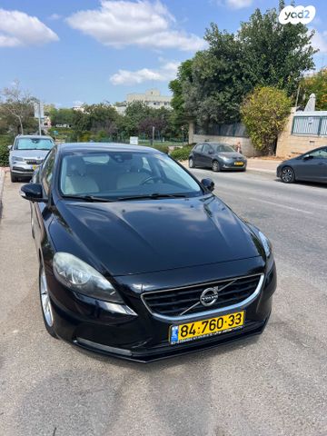 וולוו V40