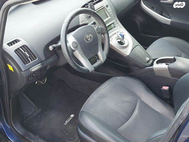 טויוטה פריוס