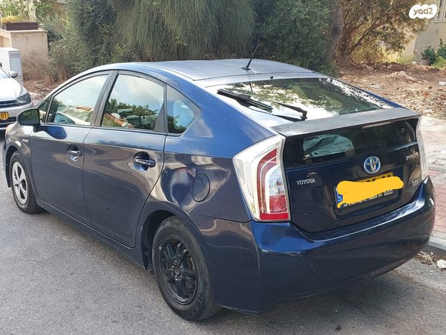 טויוטה פריוס