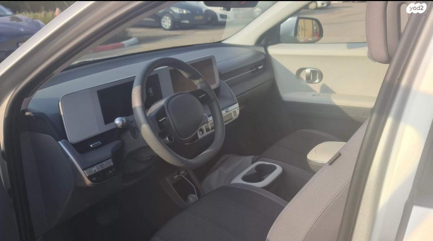 יונדאי איוניק 5