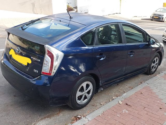 מודעת רכב טויוטה פריוס