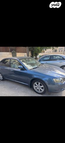 סובארו B4/לגאסי