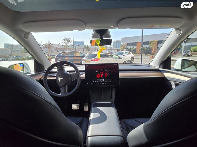 מודעת רכב טסלה מודל Y