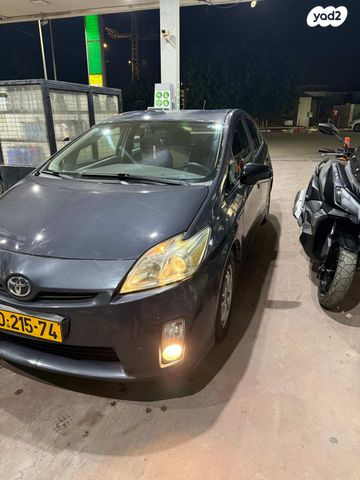 מודעת רכב טויוטה פריוס