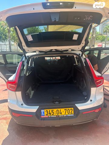 וולוו XC40