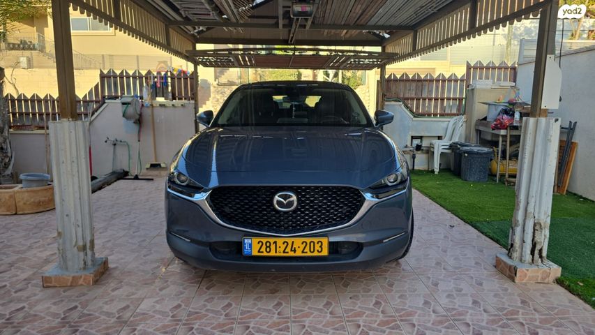 מודעת רכב מאזדה CX-30
