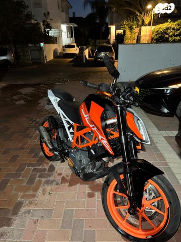 KTM Naked Duke 390