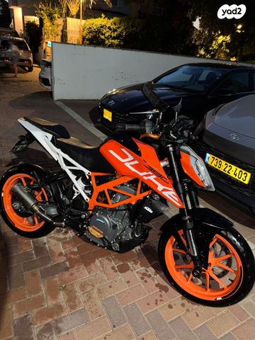 KTM Naked Duke 390
