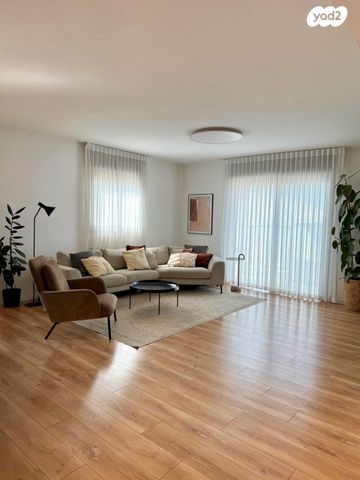 שרה אהרונסון 17