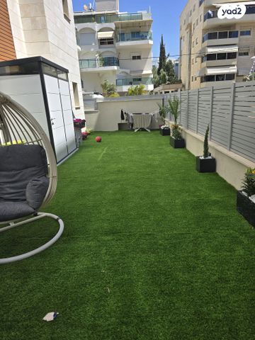 דירת גן, ז'בוטינסקי 1, עיר, מרכז העיר, נהריה