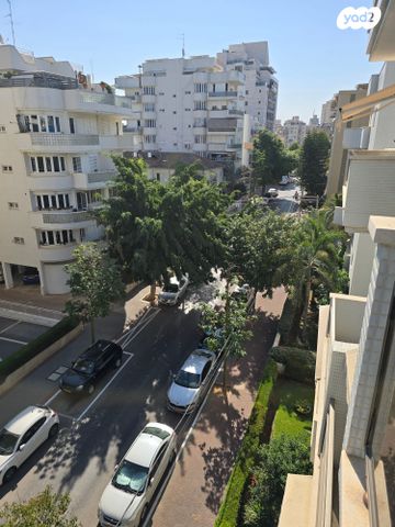 דירה, וייצמן 15, אברמוביץ', ראשון לציון