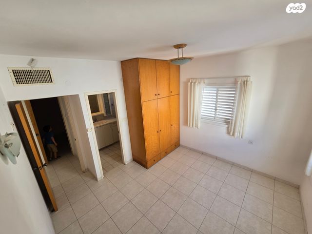 דירה, וייצמן 15, אברמוביץ', ראשון לציון