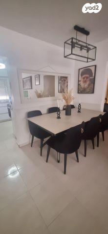 זכרון יעקב 18