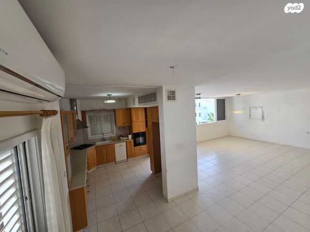 דירה, וייצמן 15, אברמוביץ', ראשון לציון