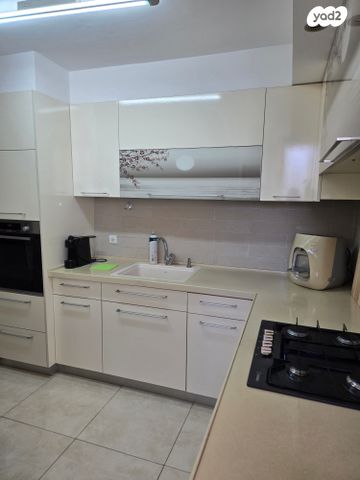 דירה, מעלות 11, נאות יהודית ונווה ארזים, חולון