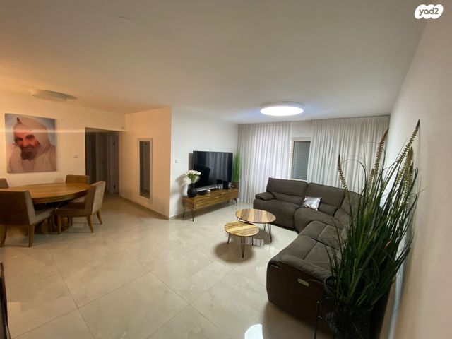 דירה, האיילון 11, גני יער, לוד