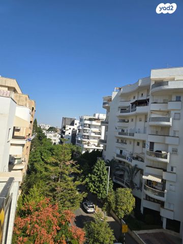 דירה, וייצמן 15, אברמוביץ', ראשון לציון