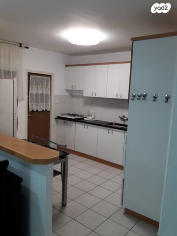 דירה, ישראל ישעיהו 14, שכונה י"א, באר שבע