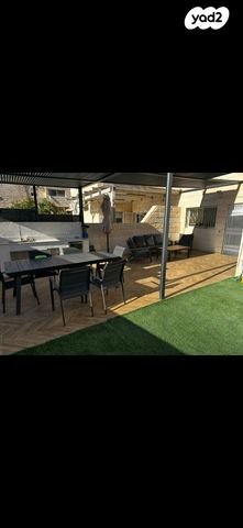 דירת גן, עת הזמיר 15, מגדים, מעלה אדומים