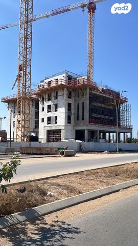 דירה, רב אלוף רפאל איתן 1, קרית קריניצי, רמת גן