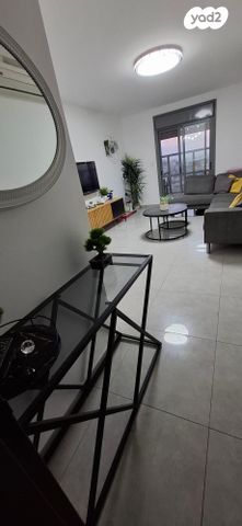 דירה, שמואל תמיר כצנלסון 26, פסגת זאב, ירושלים