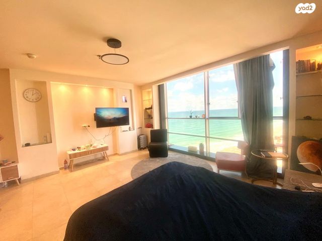 אלי לנדאו 60