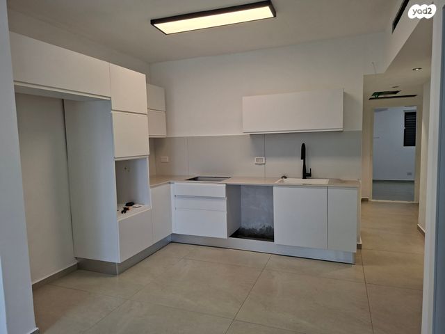 דירה, סוקולוב 5, מרכז מזרחי, נס ציונה