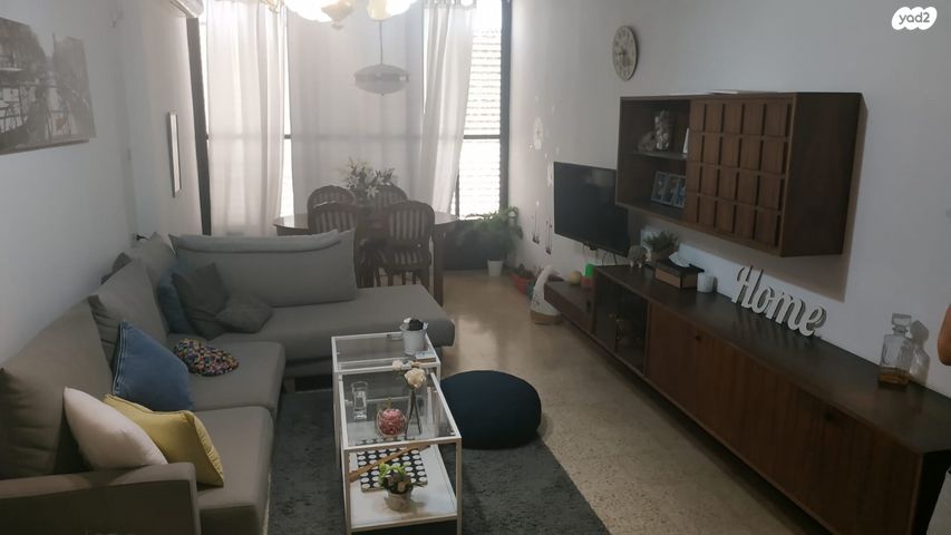 שדרות ירושלים 22