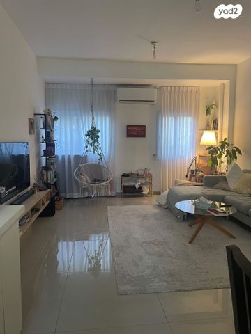 שדרות העם הצרפתי 18