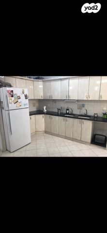 דירה, הרב הרצוג 16, הר שלום, בני ברק