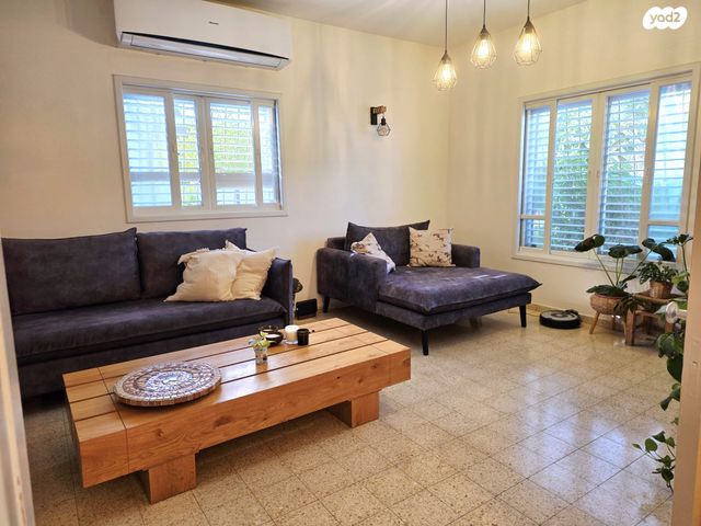 דו משפחתי, נחמן סירקין, סלע, רחובות