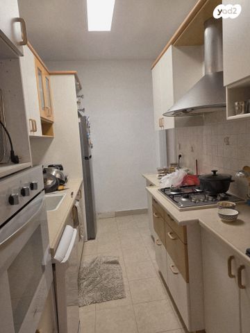 דו משפחתי, נחמן סירקין, סלע, רחובות