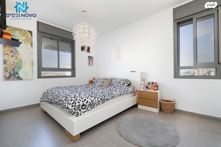 דירה, עוזי חיטמן, נאות שמיר, יבנה