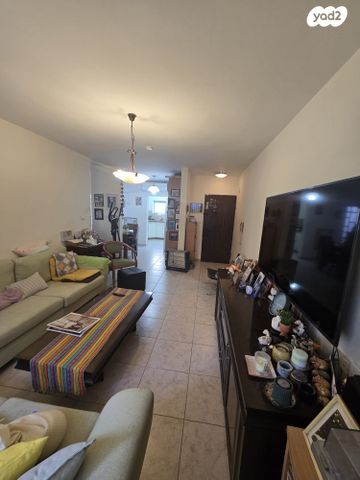 דירת גן, נתיב המזלות, פסגת זאב, ירושלים