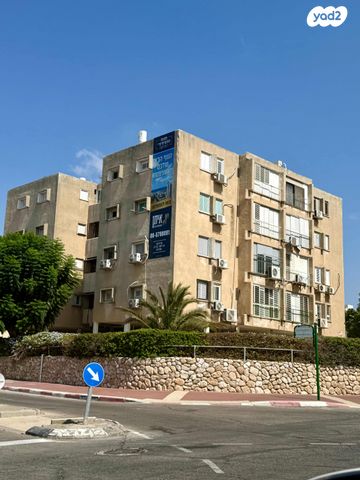 שדרות מונטיפיורי 7