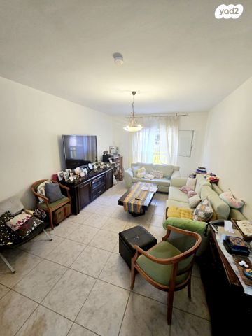 דירת גן, נתיב המזלות, פסגת זאב, ירושלים