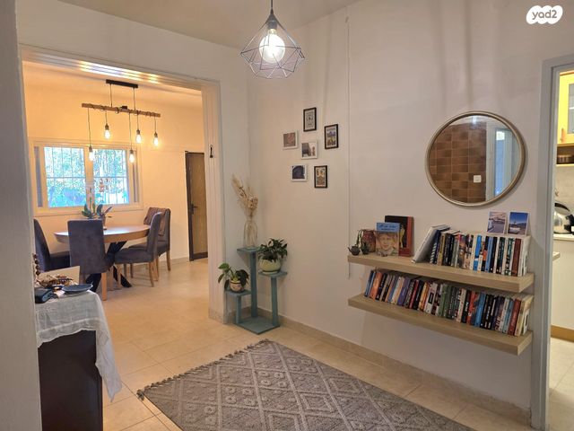 דו משפחתי, נחמן סירקין, סלע, רחובות