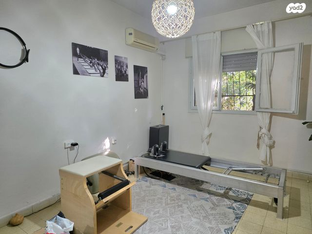 דו משפחתי, נחמן סירקין, סלע, רחובות