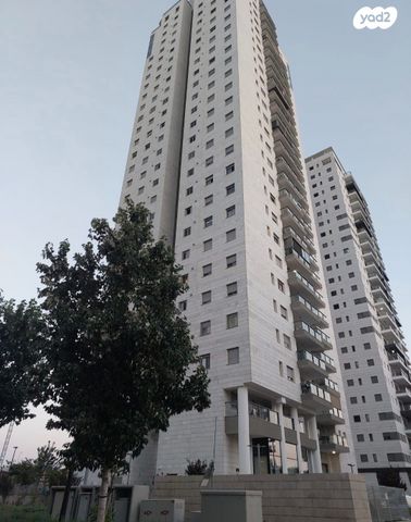 דירה, חיים חפר, הרקפות, ראשון לציון