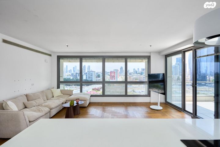 דירה, ניסים אלוני, צמרות איילון, פארק צמרת, תל אביב יפו