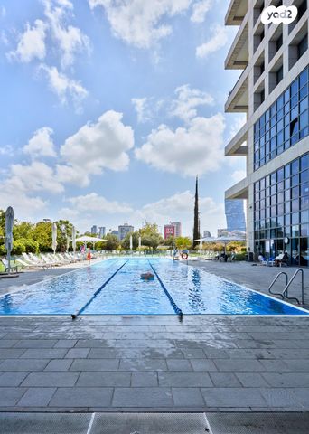 ניסים אלוני 